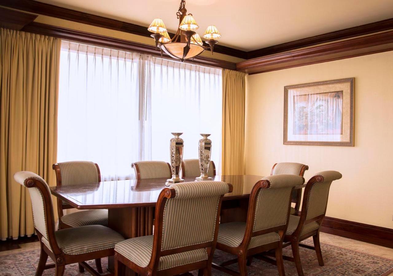 Wyndham San Jose Herradura Luaran gambar A dining room