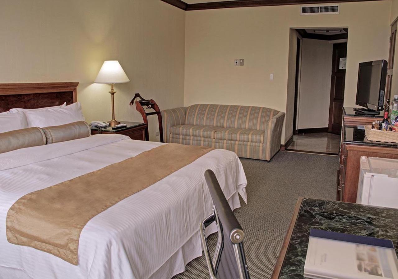 Wyndham San Jose Herradura Luaran gambar A room at the hotel
