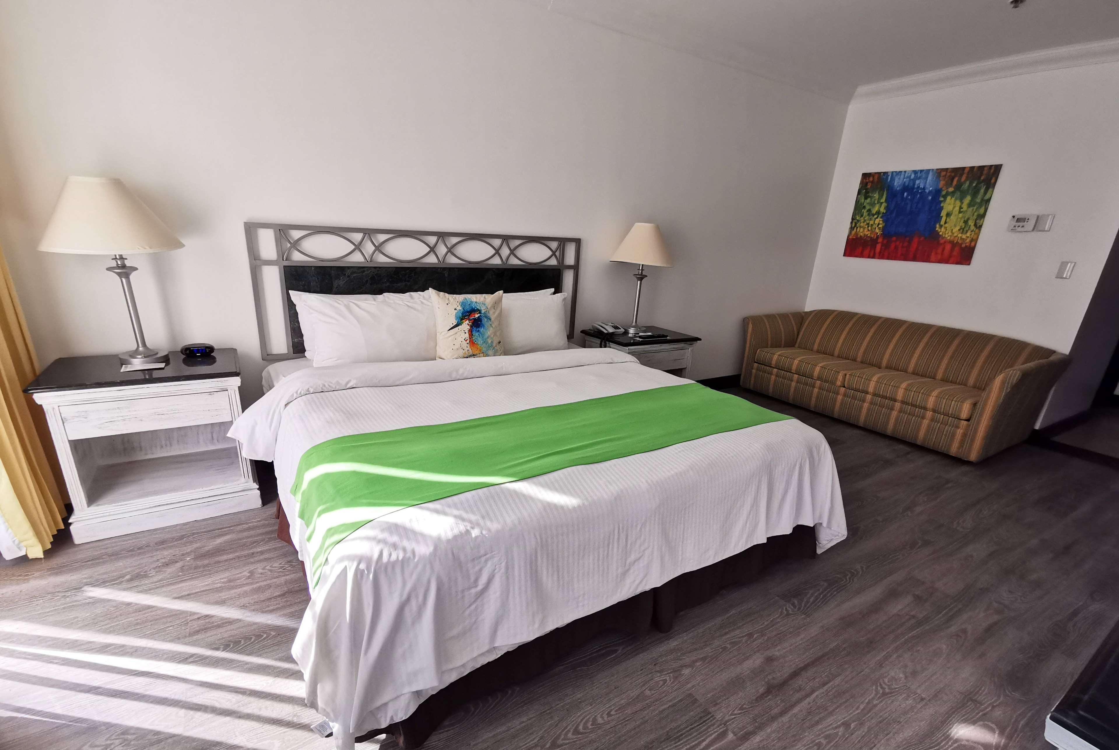 Wyndham San Jose Herradura Luaran gambar A room at the hotel