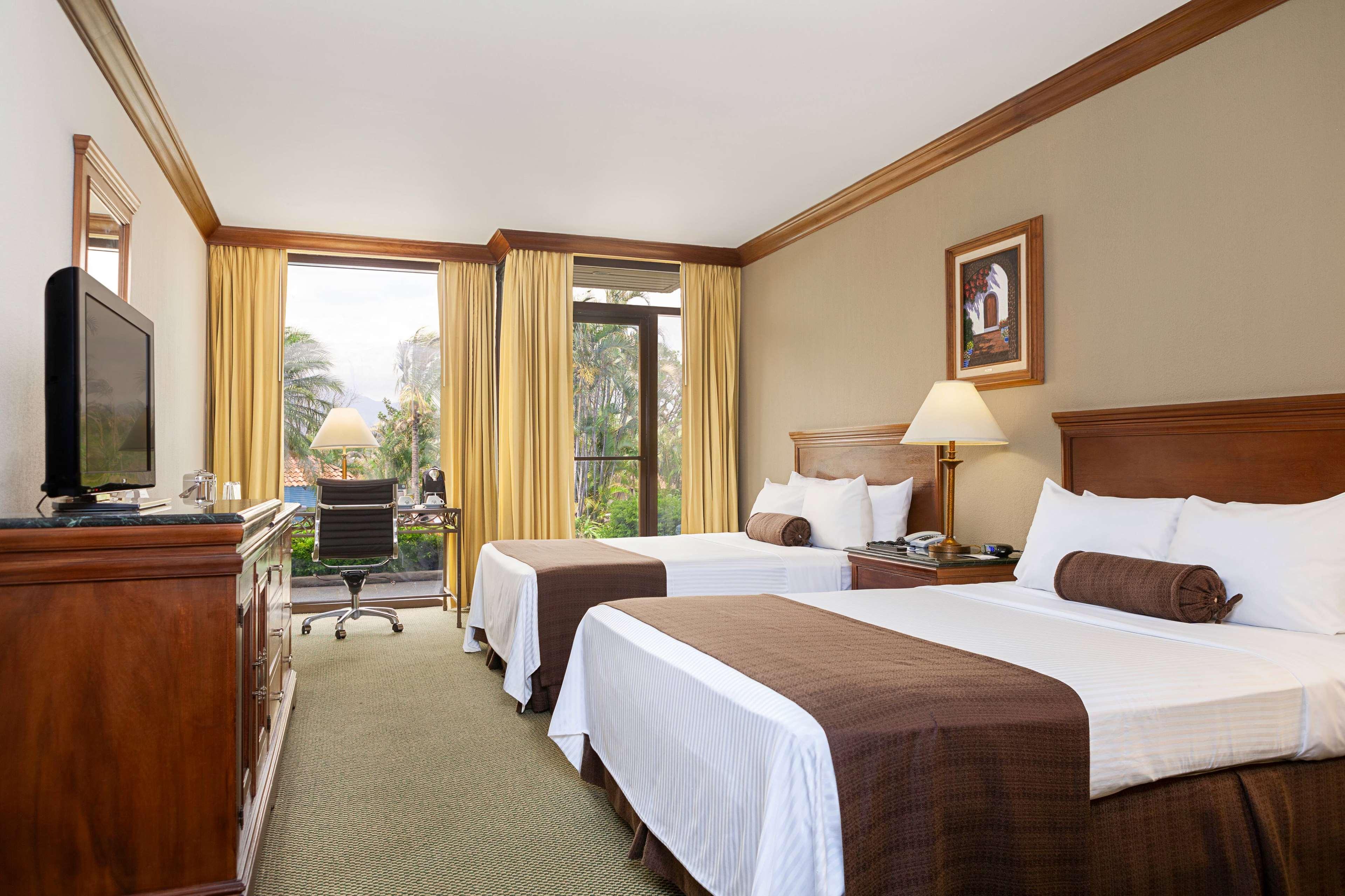 Wyndham San Jose Herradura Luaran gambar A typical guest room at the Hilton San Diego Bayfront