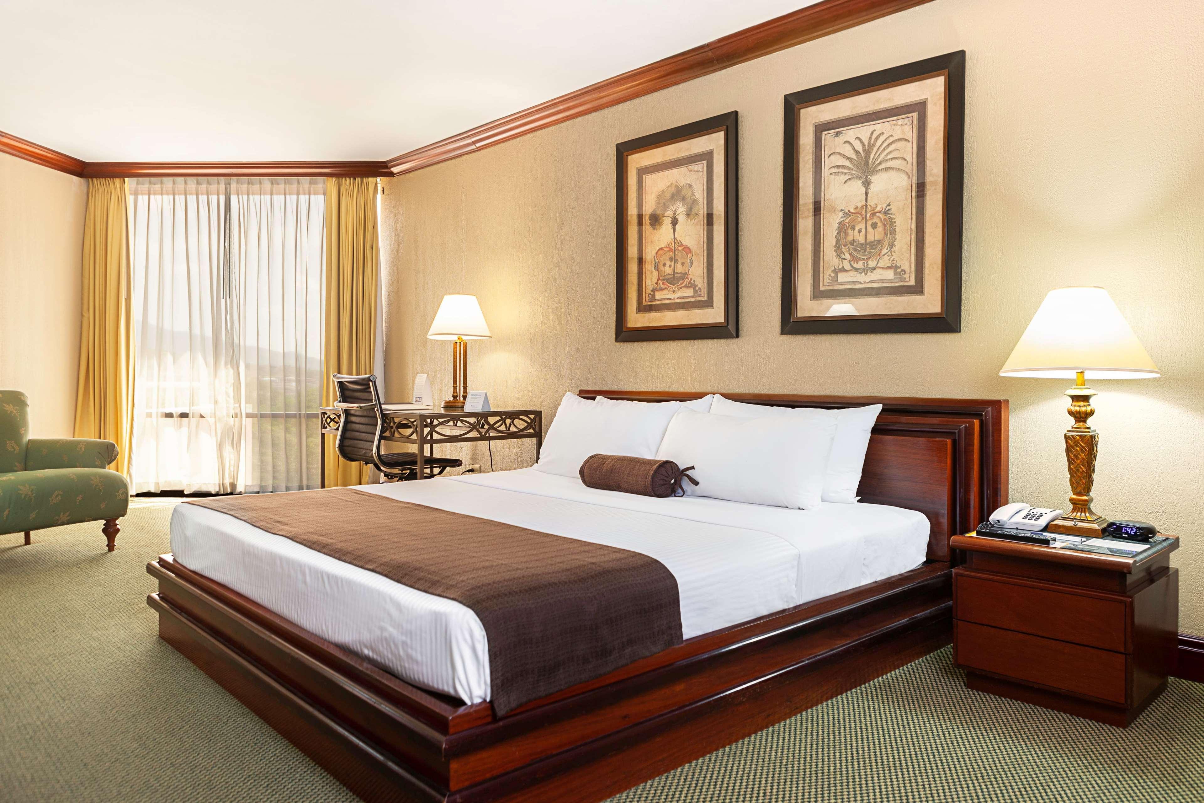 Wyndham San Jose Herradura Luaran gambar A typical hotel room