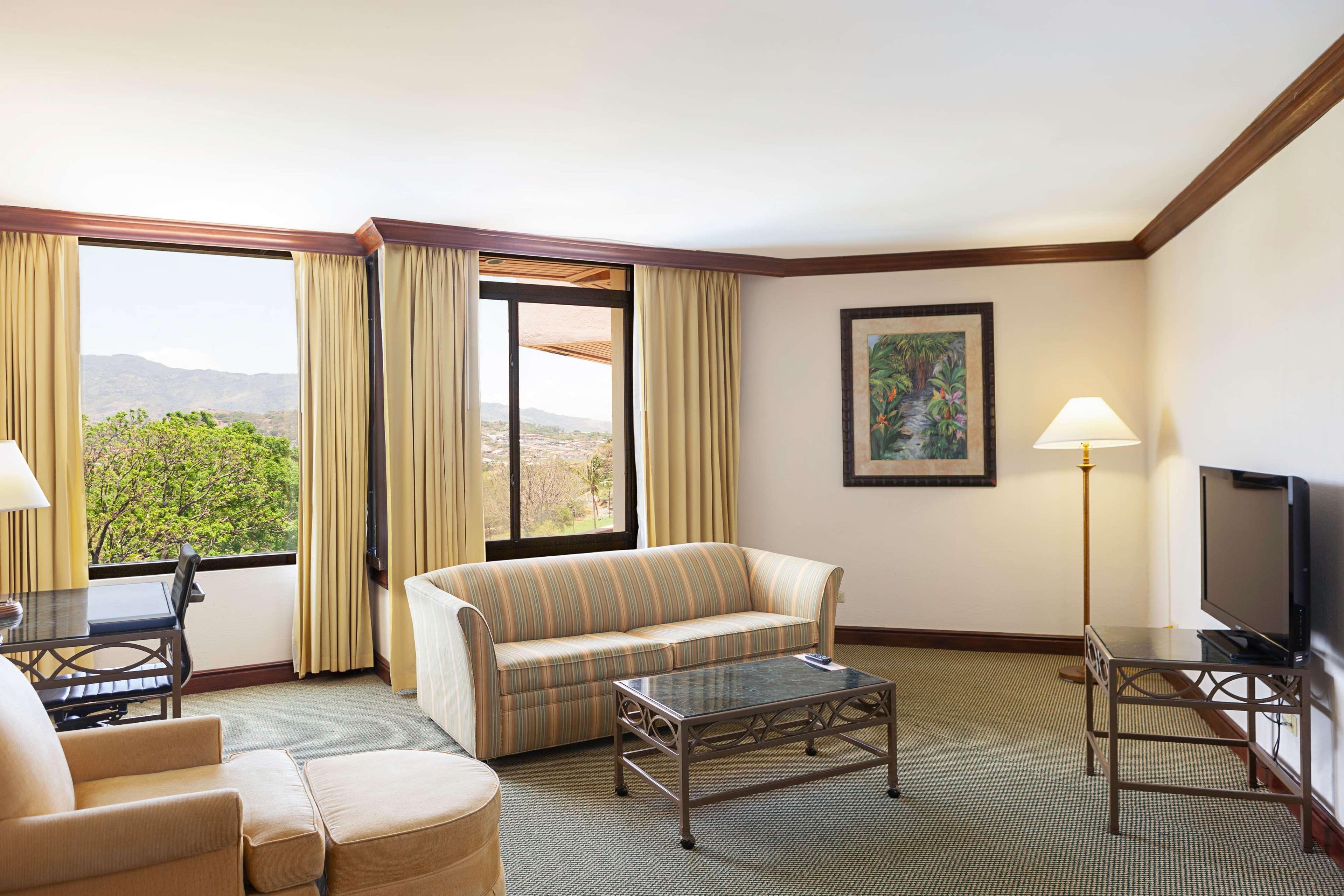 Wyndham San Jose Herradura Luaran gambar Living room