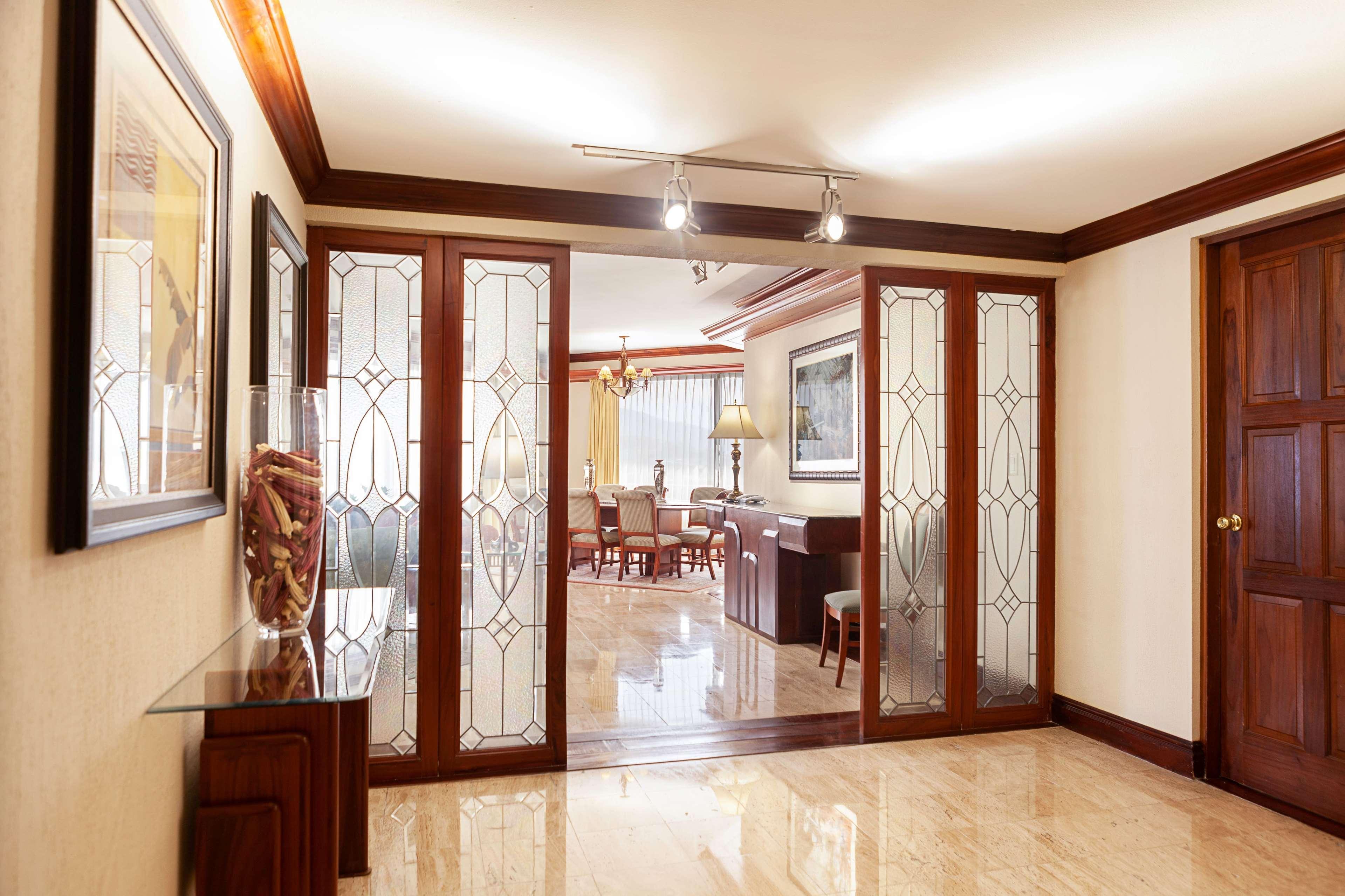 Wyndham San Jose Herradura Luaran gambar A room divider