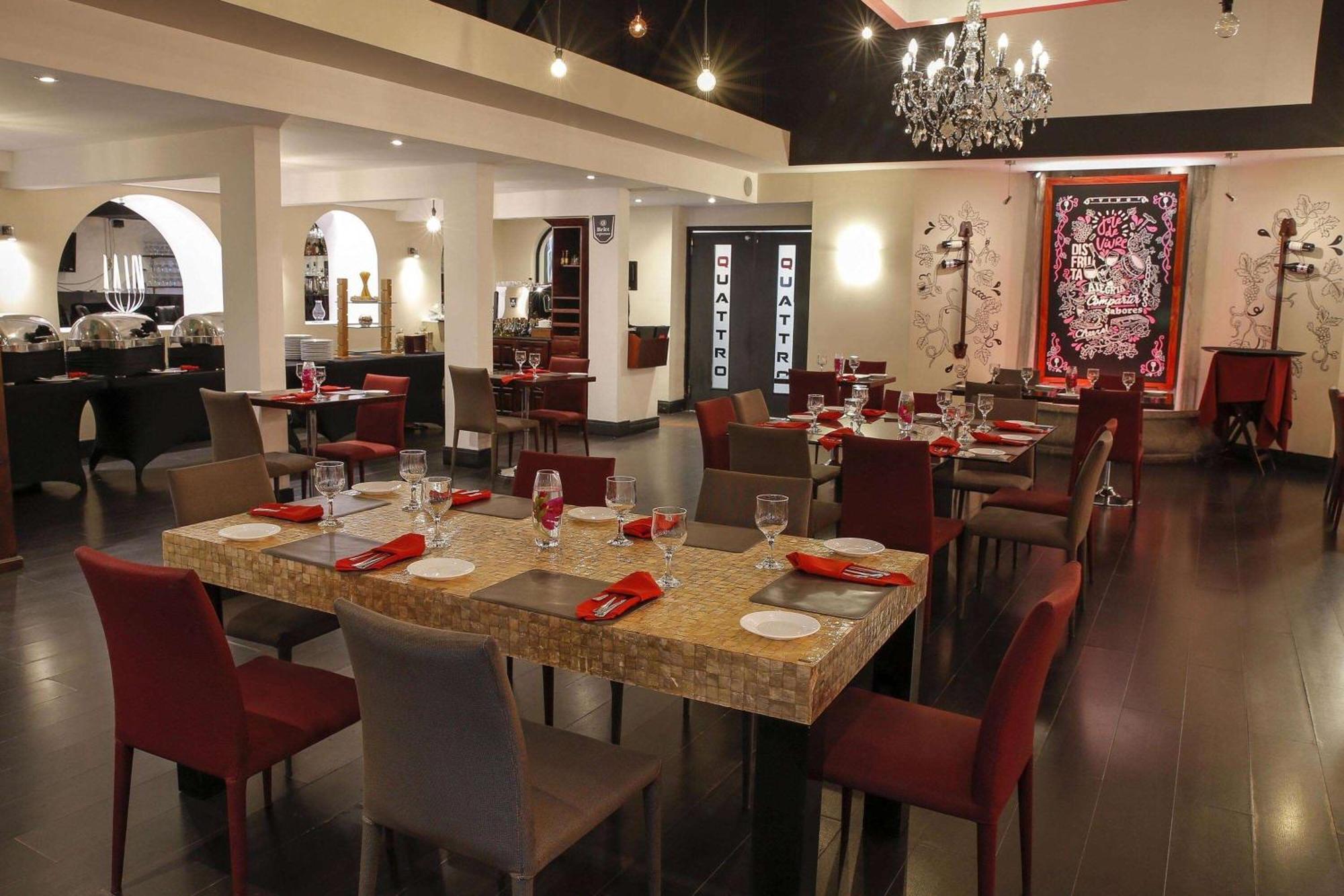 Wyndham San Jose Herradura Luaran gambar The interior of the restaurant