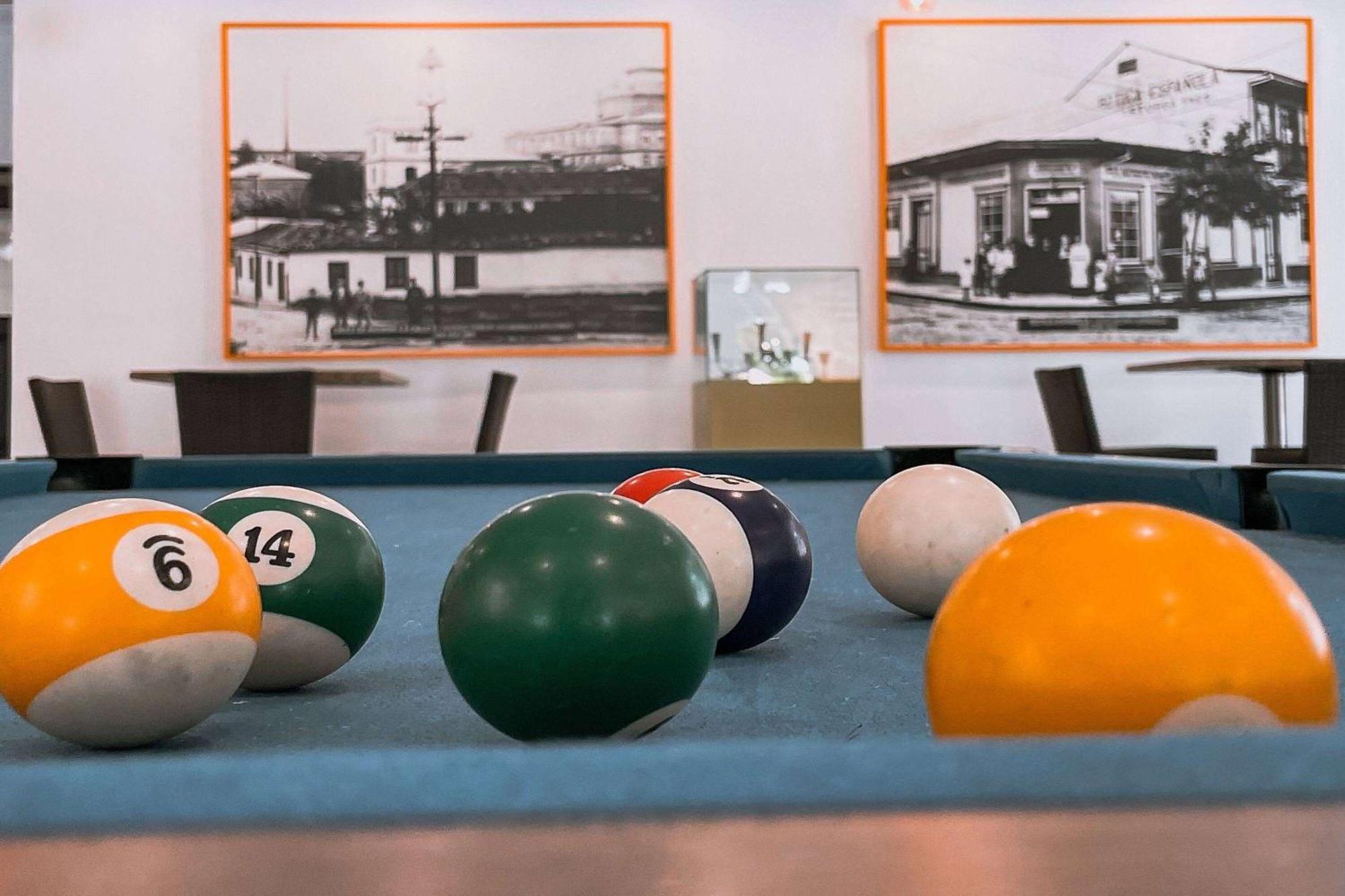 Wyndham San Jose Herradura Luaran gambar A pool table rendered with V-Ray