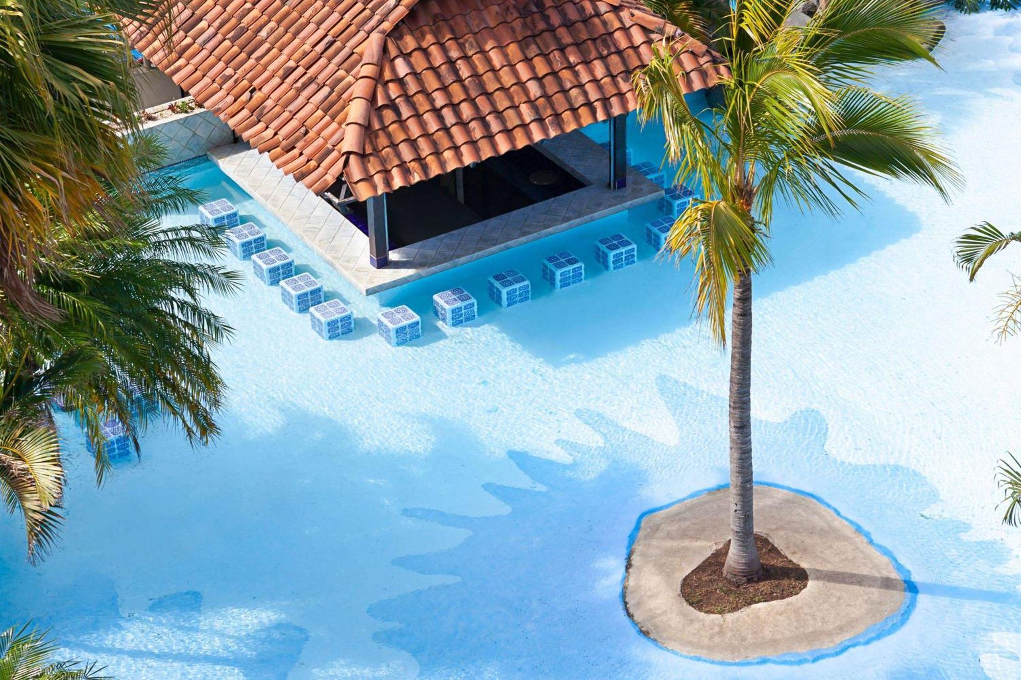 Wyndham San Jose Herradura Luaran gambar The swimming pool at the hotel